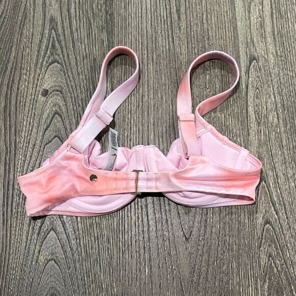 NWOT Victoria’s Secret Swim Bikini Bra Underwire Unpadded Tie Dye Pink Size 32B - Picture 2 of 4